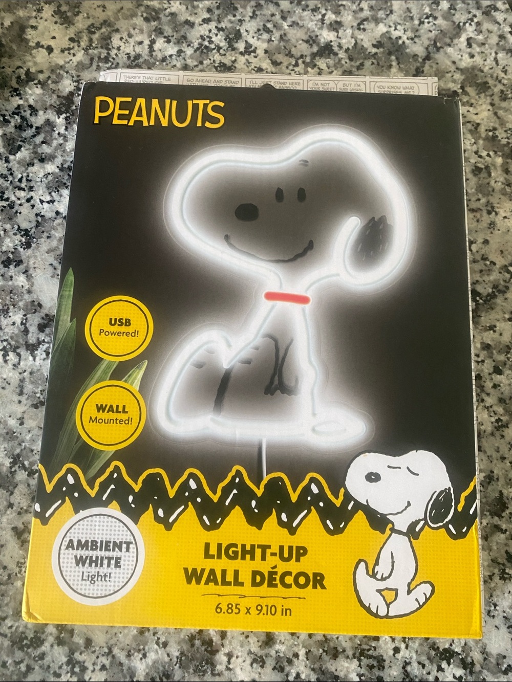 NWBOX Peanuts Snoopy Light-Up Wall Décor